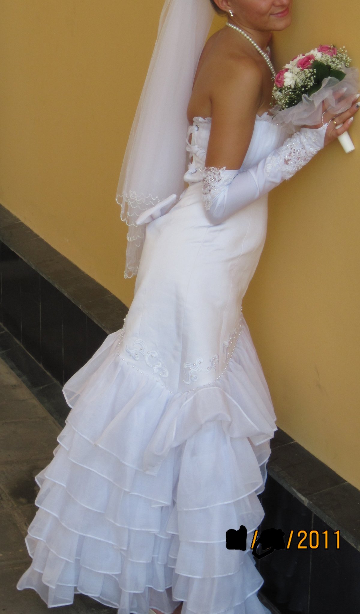 Little Caprice в свадебном платье