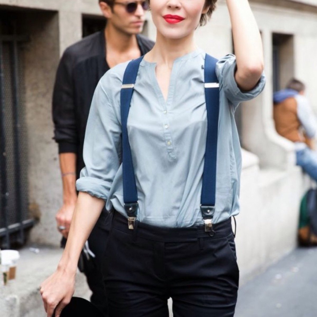 Женский образ с подтяжками