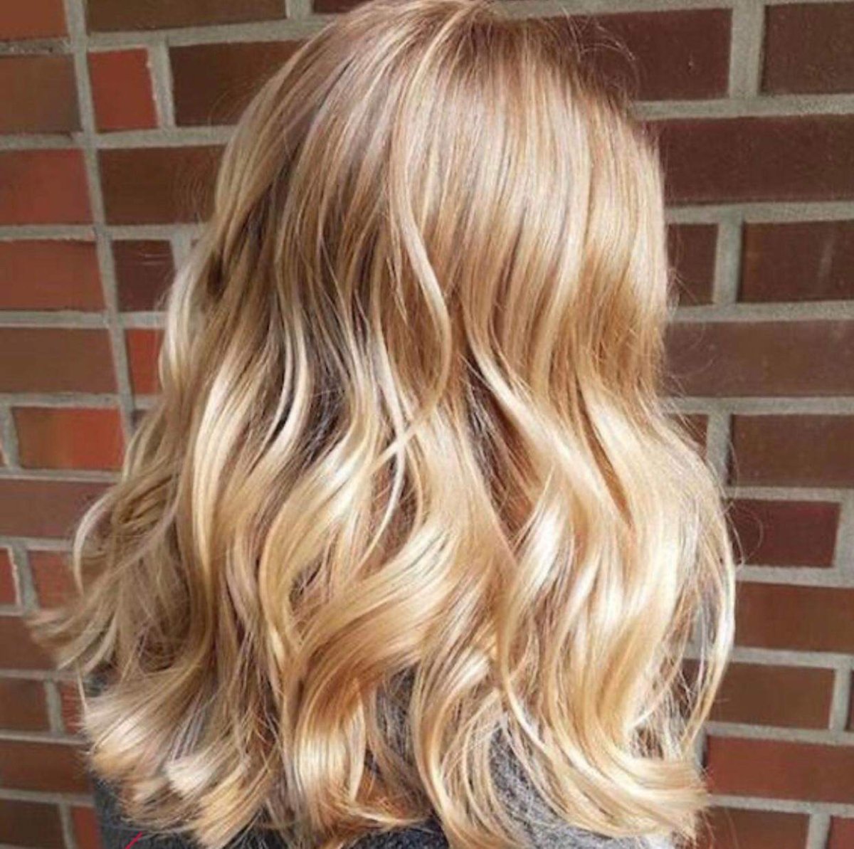 Клубничный блонд на короткие волосы темные