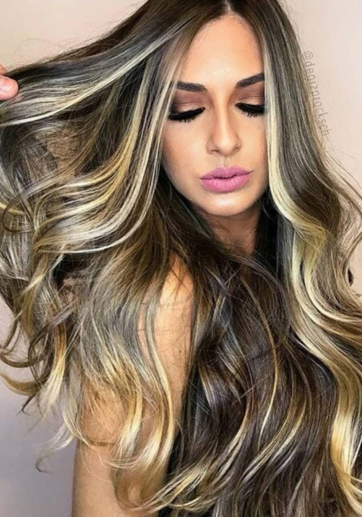 Пепельное мелирование на Каскад