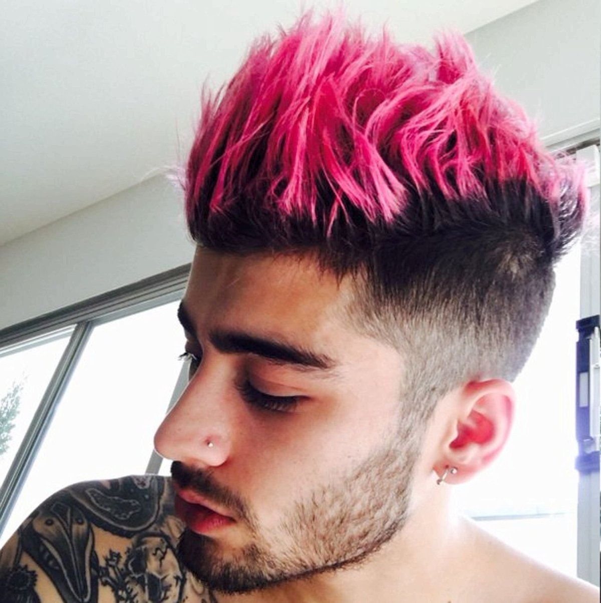 Крашеные волосы у парней