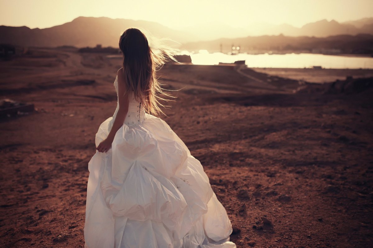 Невеста со спины