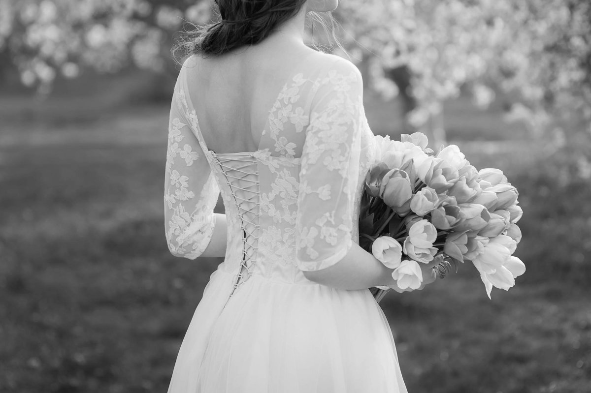 Невеста со спины