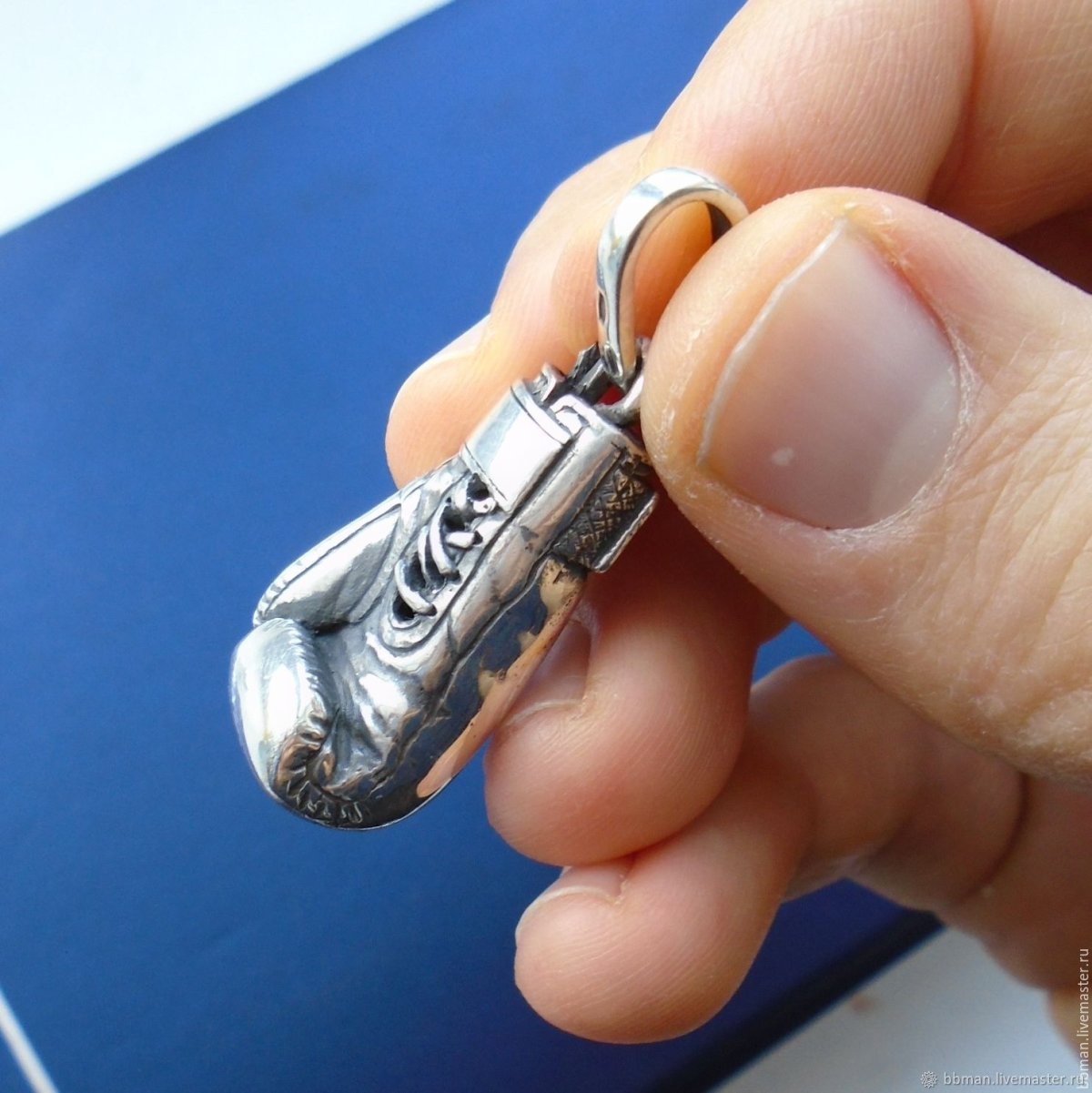 Шарм серебро боксерские перчатки