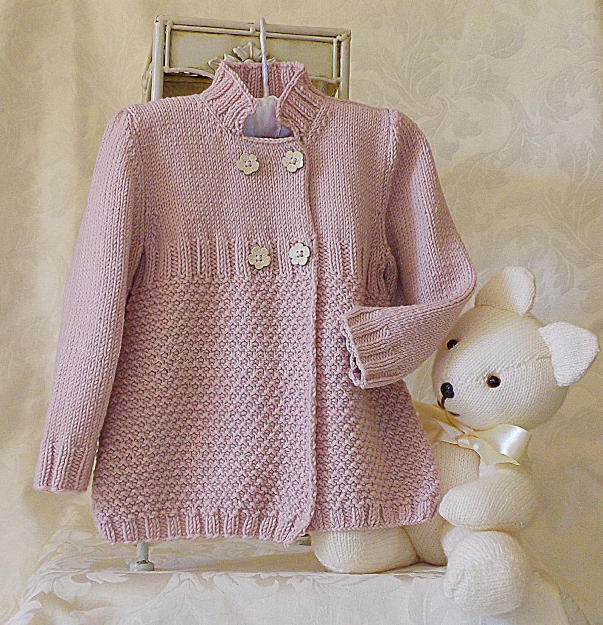 Кардиганчики для девочек спицами