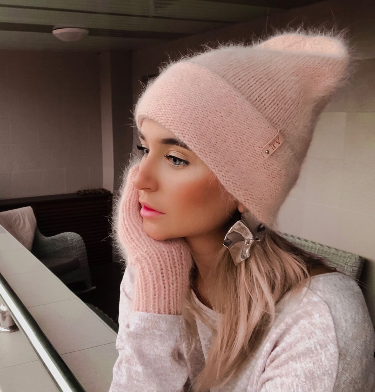 Женская шапка ангора