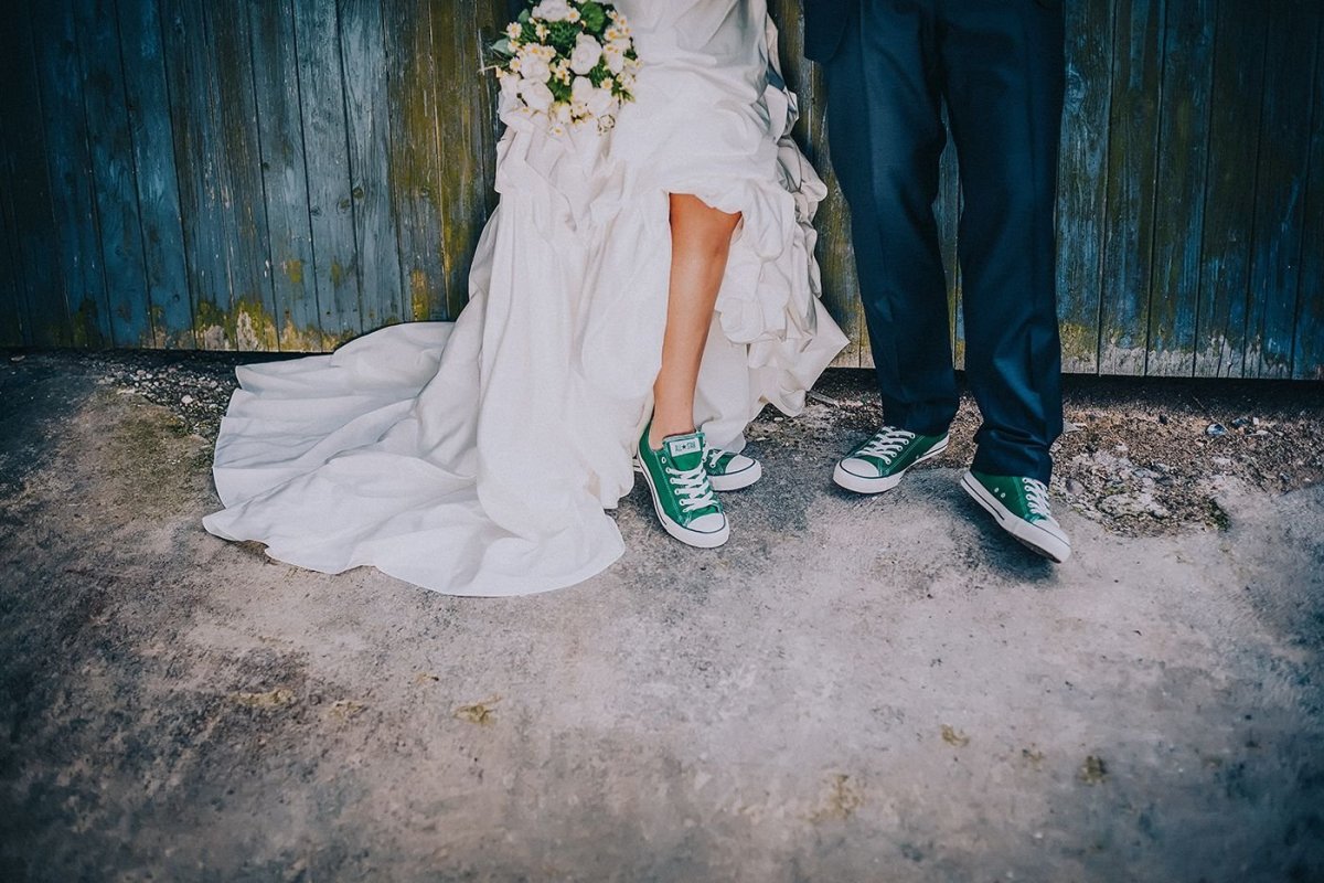 Свадьба в кедах и платье