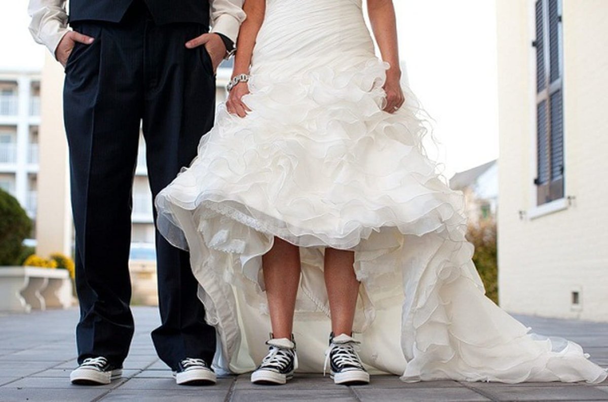 Свадебное платье с кедами