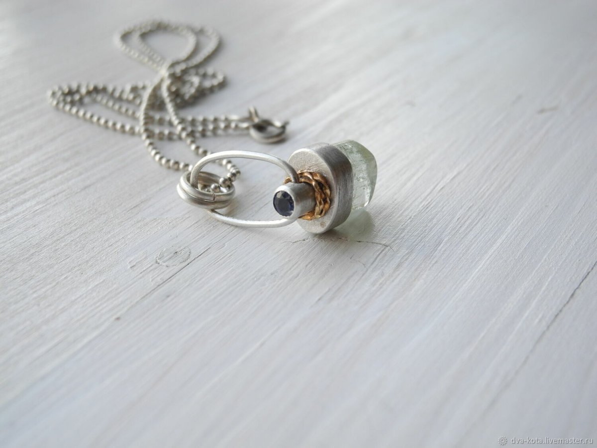 Подвеска гантеля серебро с камнем