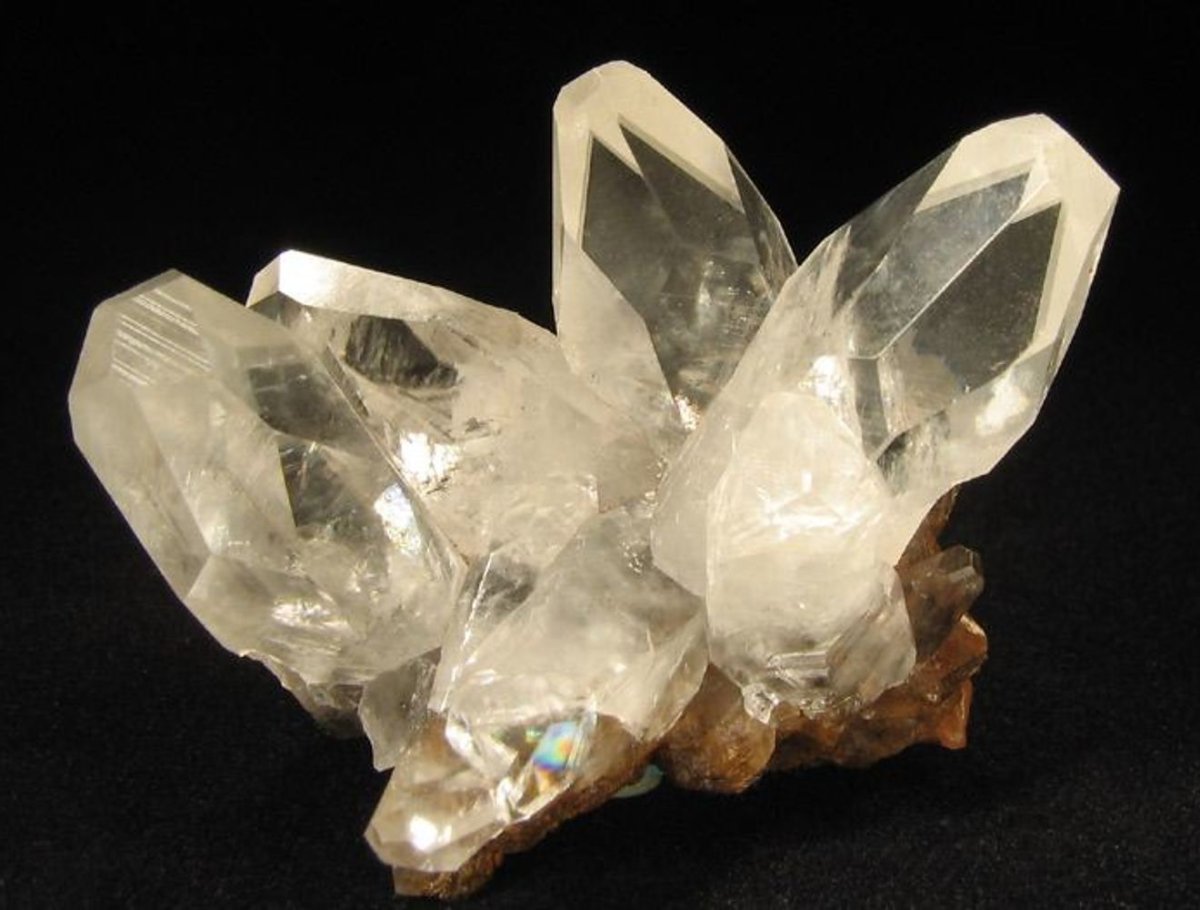 Золото самородное в кварце