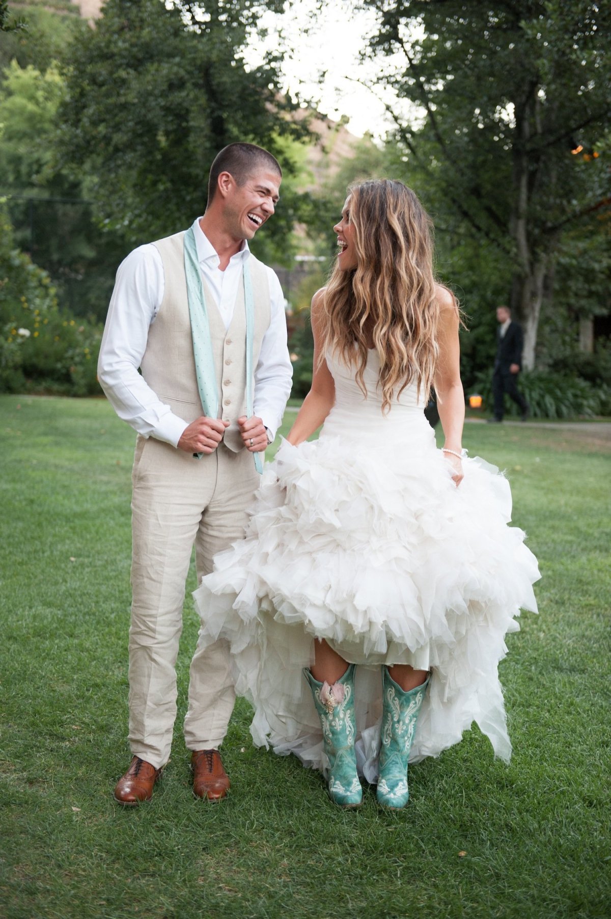 Свадебное платье с кедами