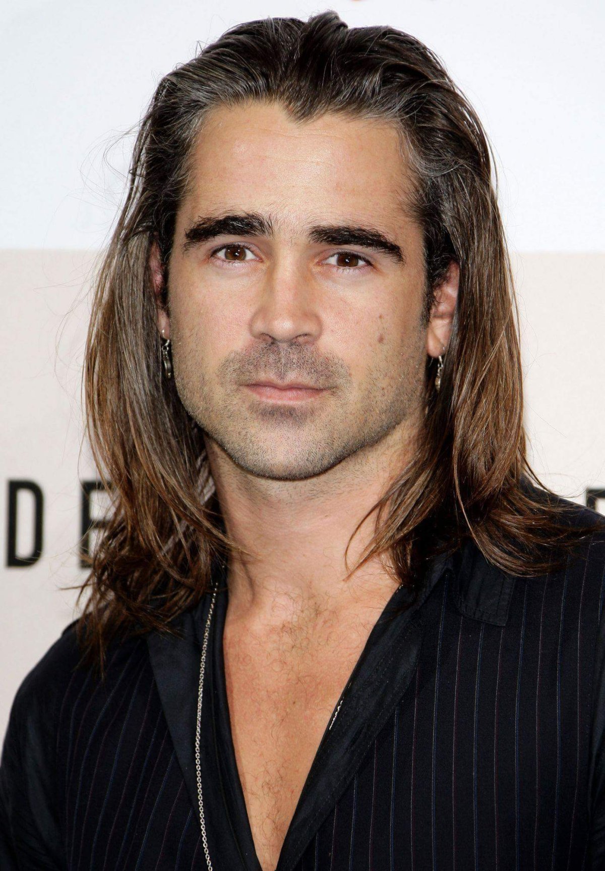 Колин Фаррелл удлиненная стрижка