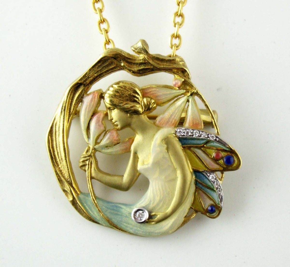 Луис Масриера украшения