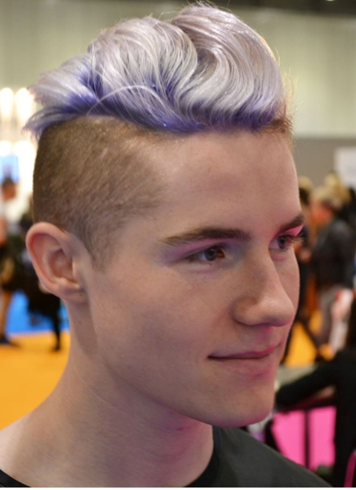 Крашеные волосы у мальчиков