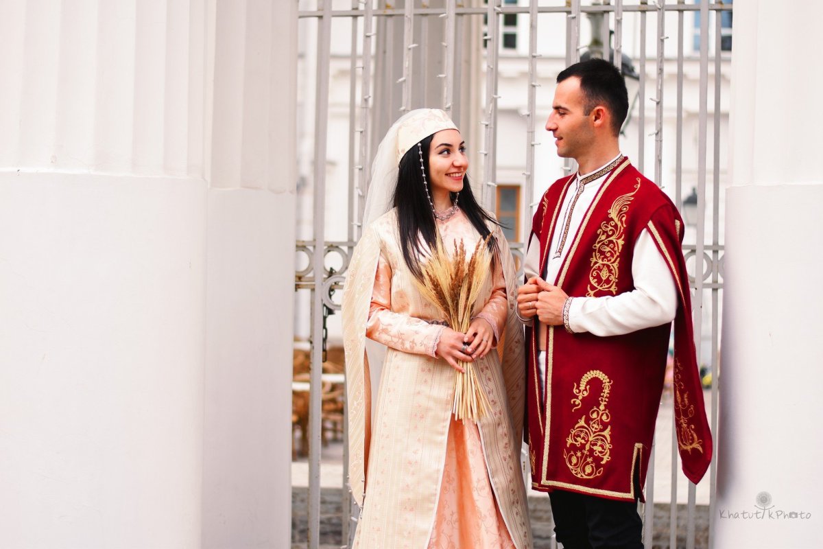 Тараз армянский национальный костюм невесты