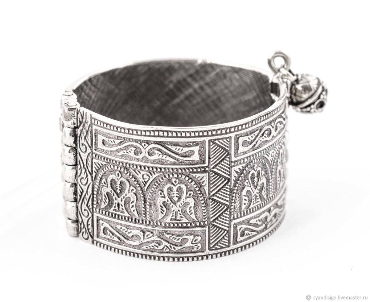 Широкий серебряный браслет