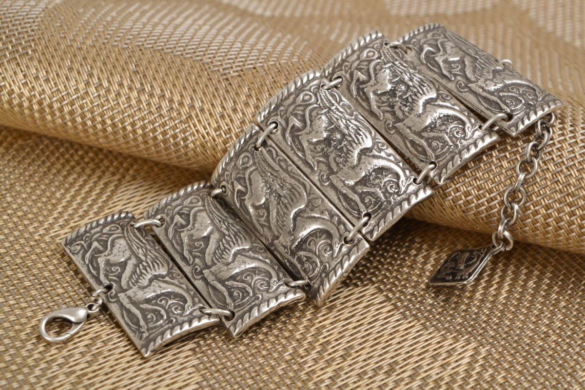 Широкий серебряный браслет