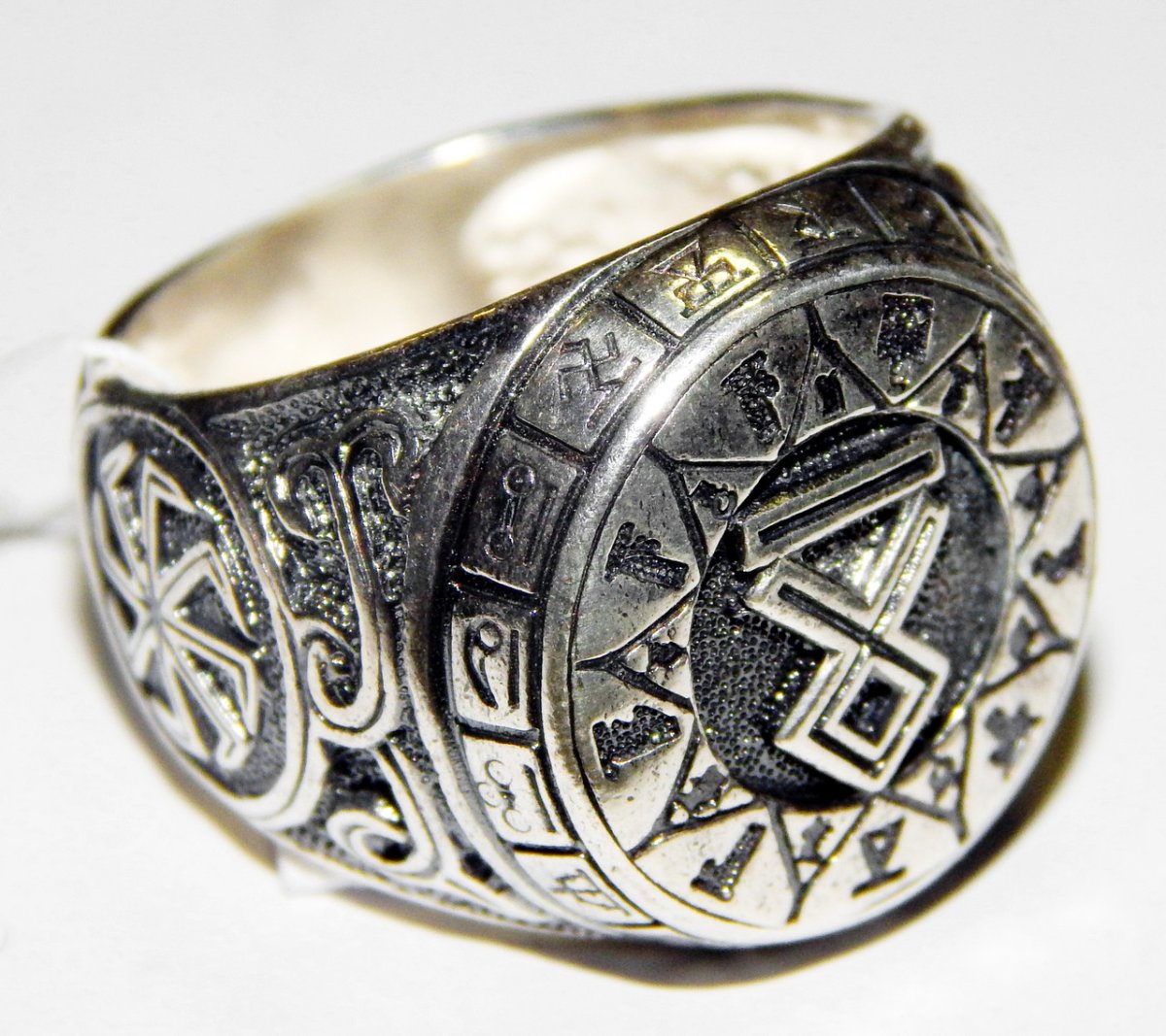 Чертог волка перстень