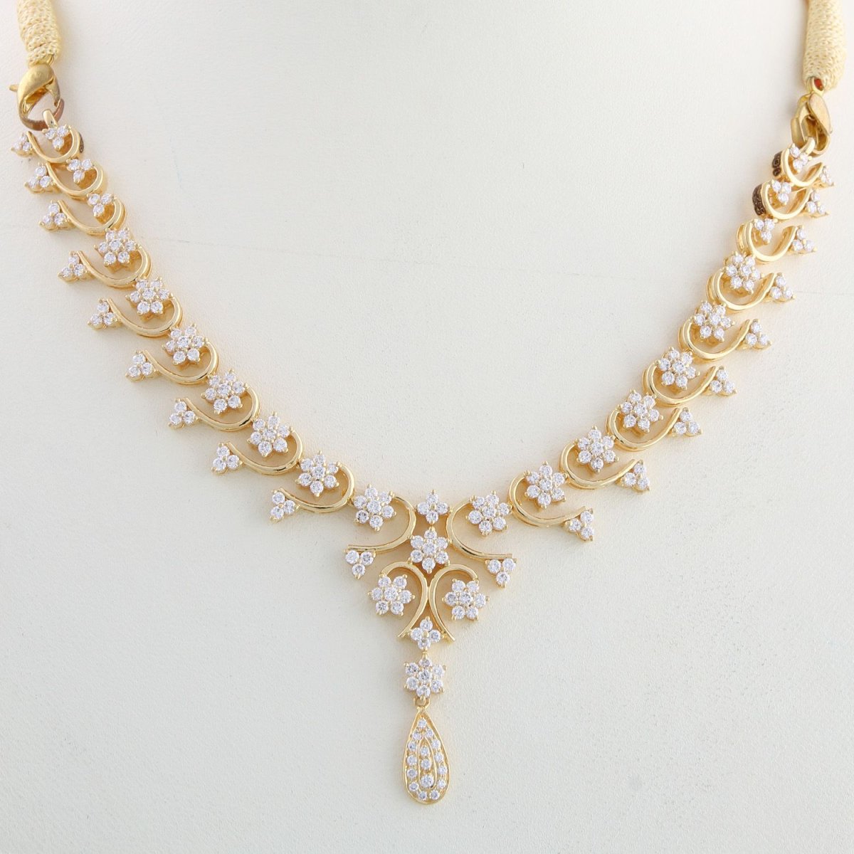 Колье золотое женское