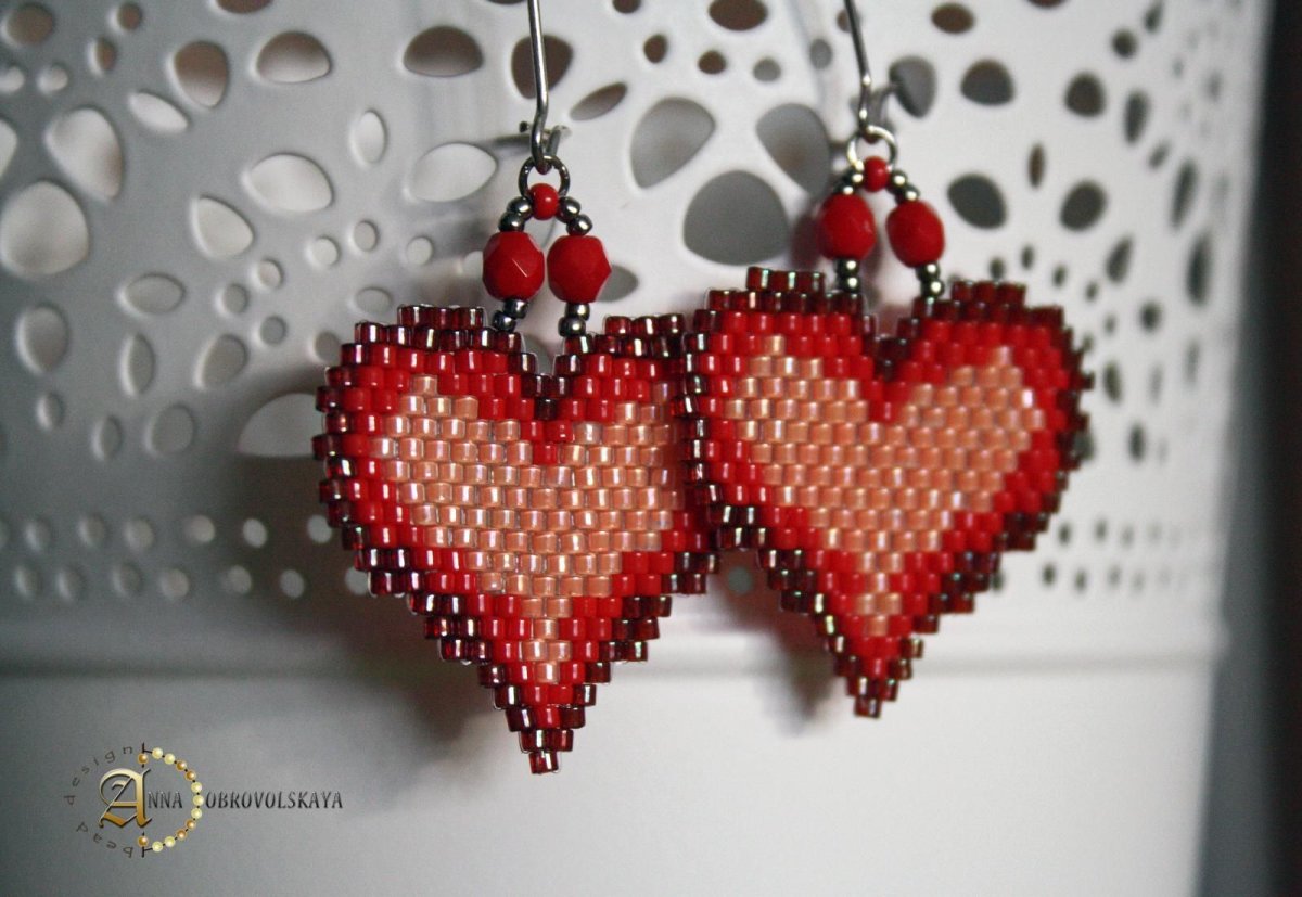 Серьги из бисера сердце