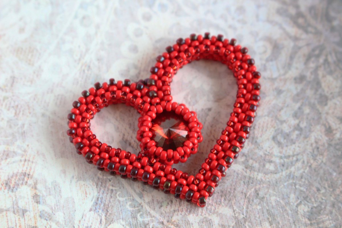 Квадратное кольцо из бисера