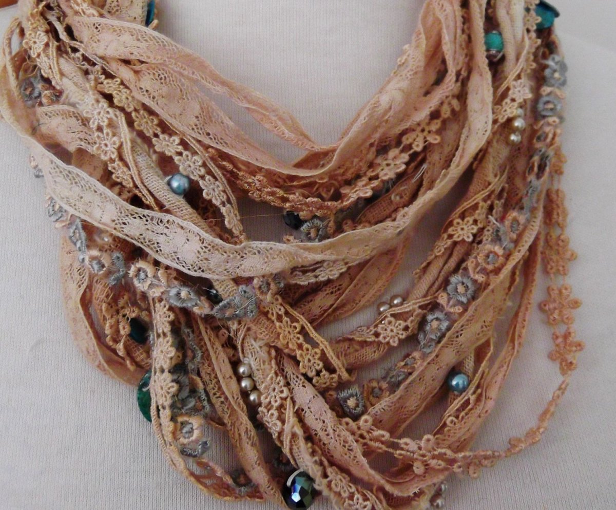 Текстильные украшения