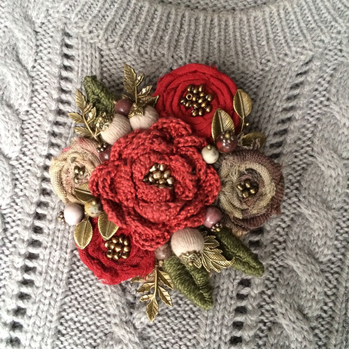 Броши бохо вязаные