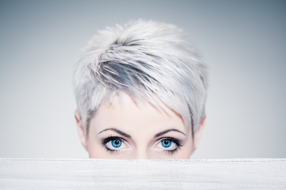 Короткая стрижка женская белые волосы