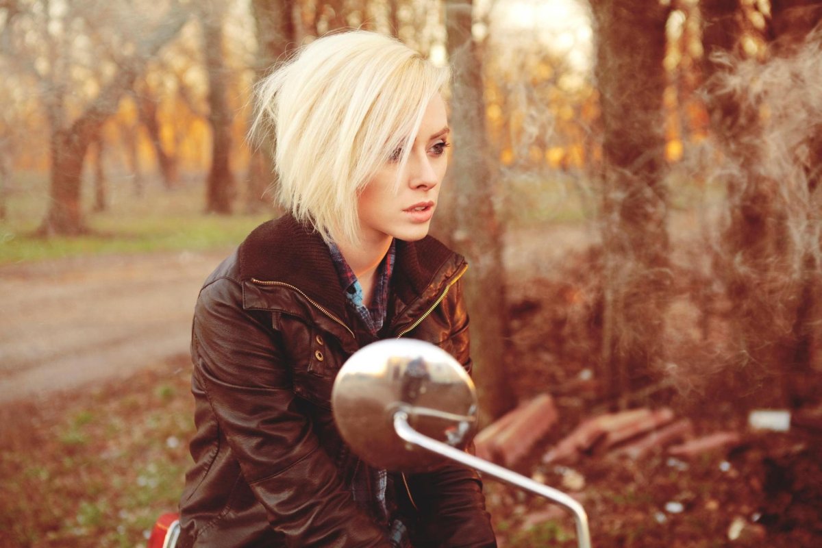 Alysha nett блондинка