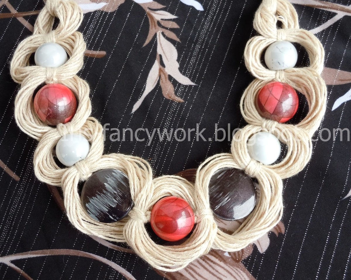 Деревянные бусы в стиле бохо