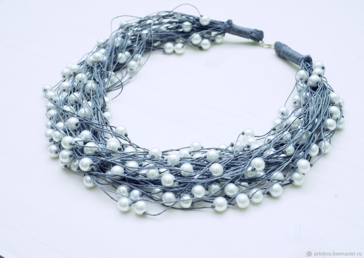 Колье из льняных ниток