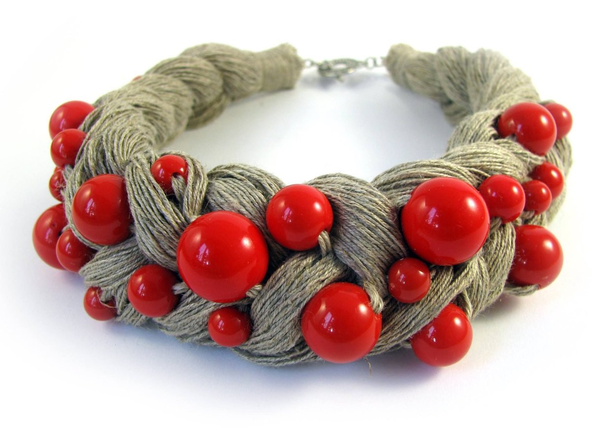 Колье из льна