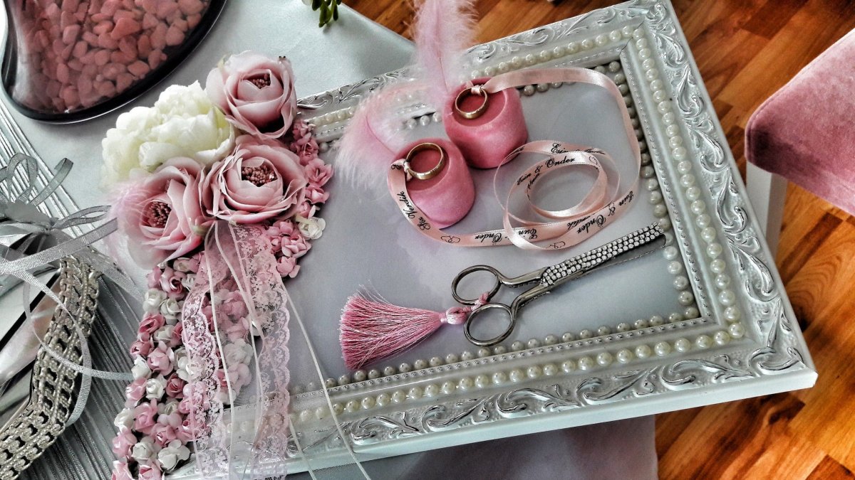 Декор за молодыми