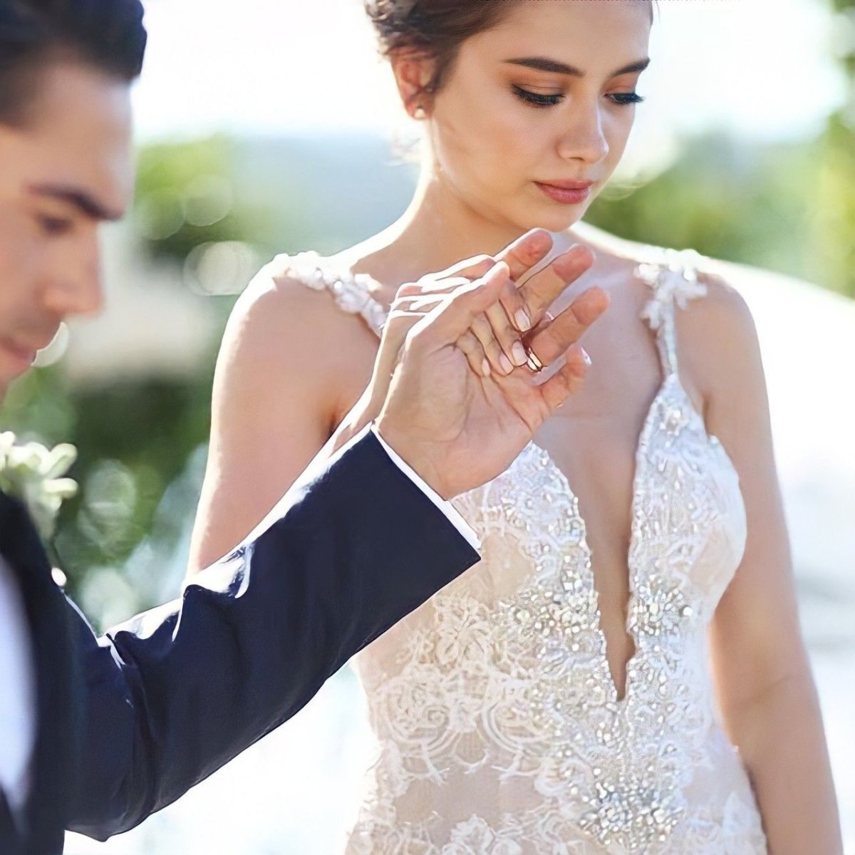 Обручальное кольцо Неслихан Атагюль Догулу