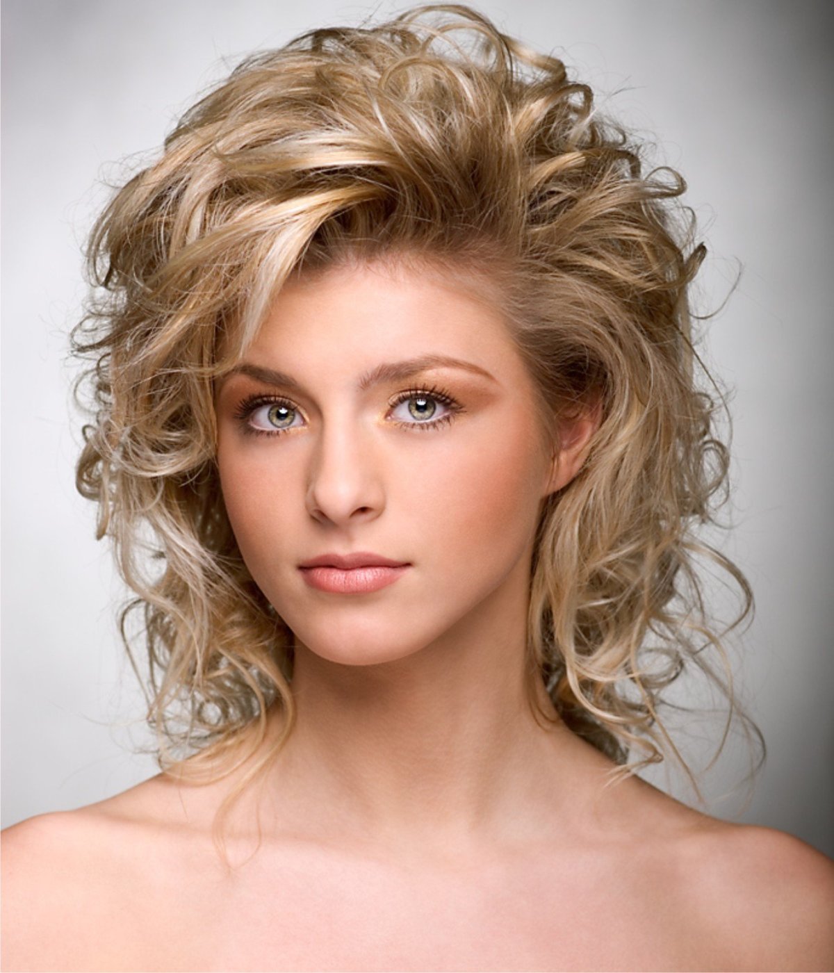 Джессика Альба прически