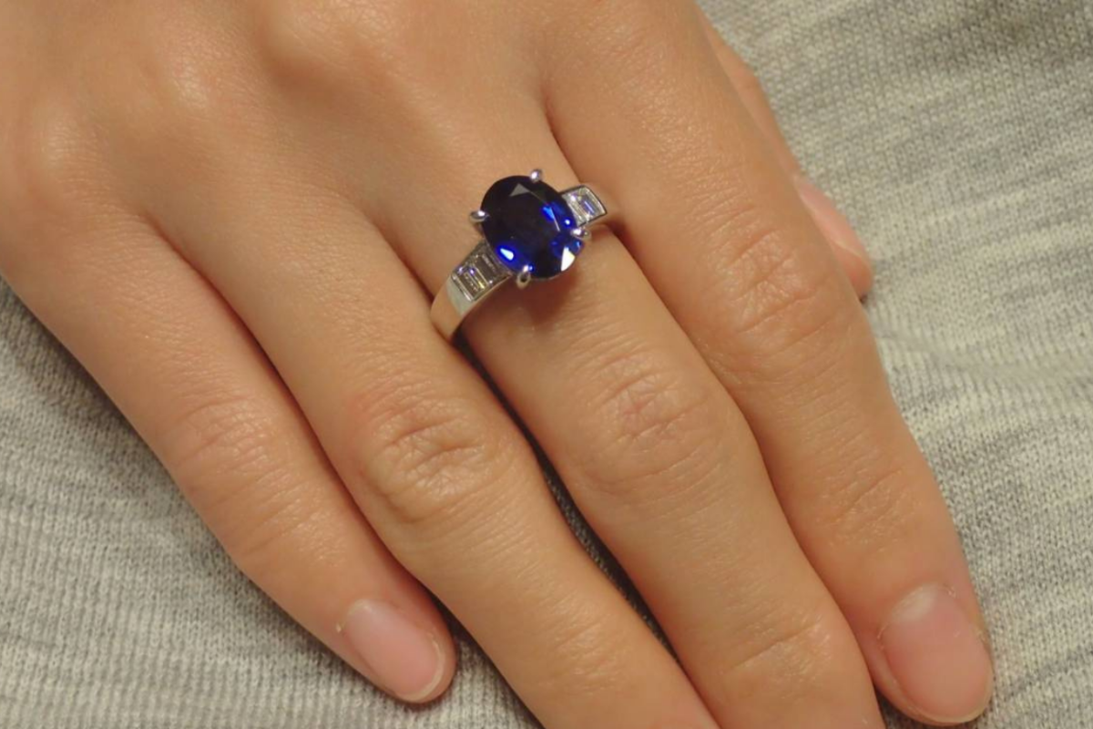 Сапфир помолвочное