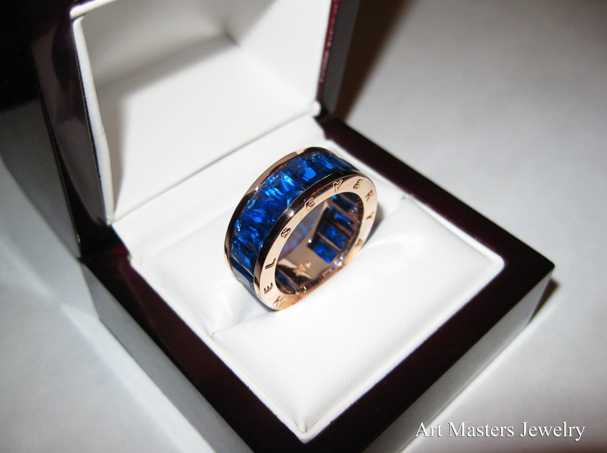 Серебряное обручальное кольцо с сапфиром