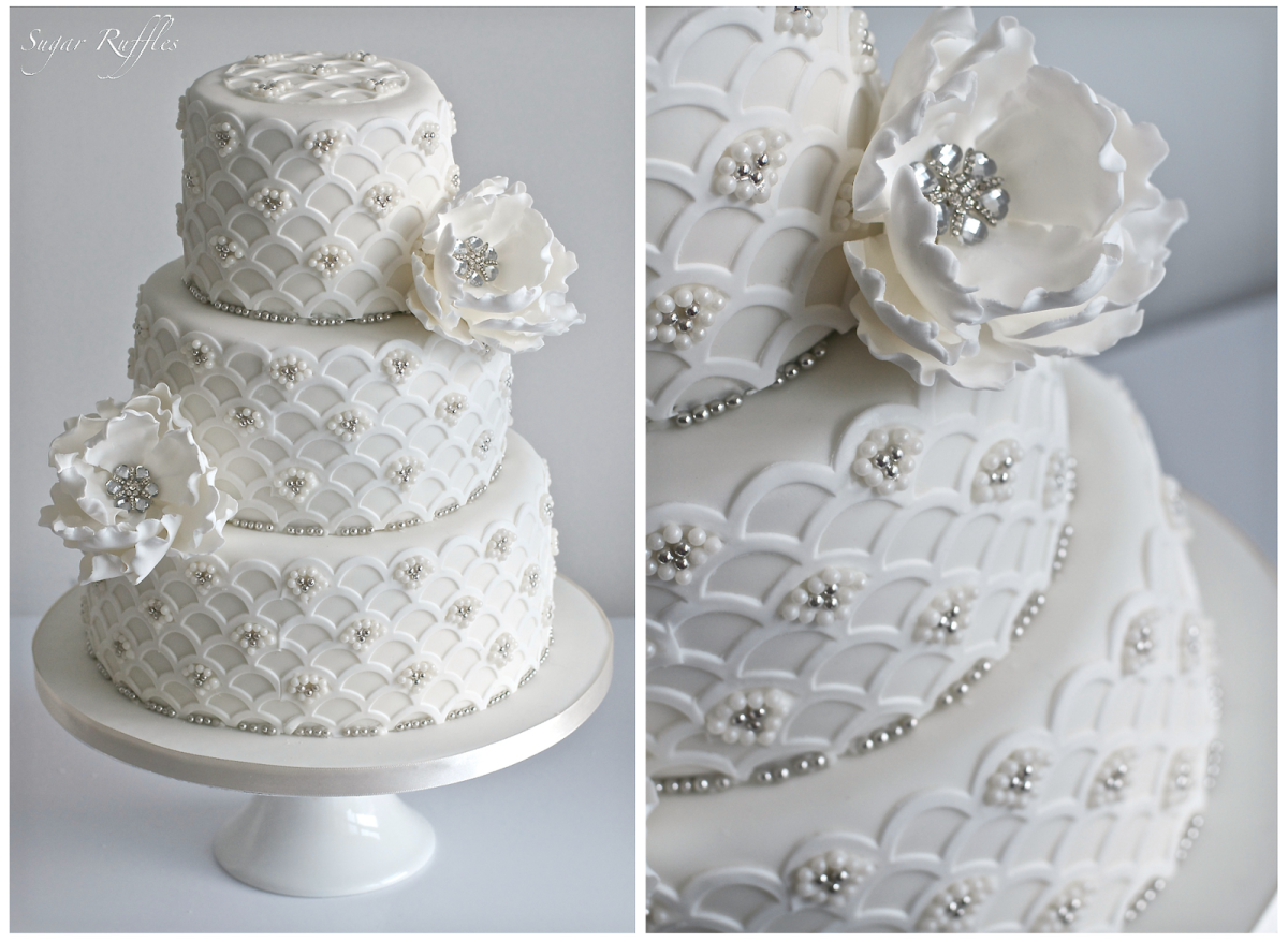 Торт с шоколадными шарами