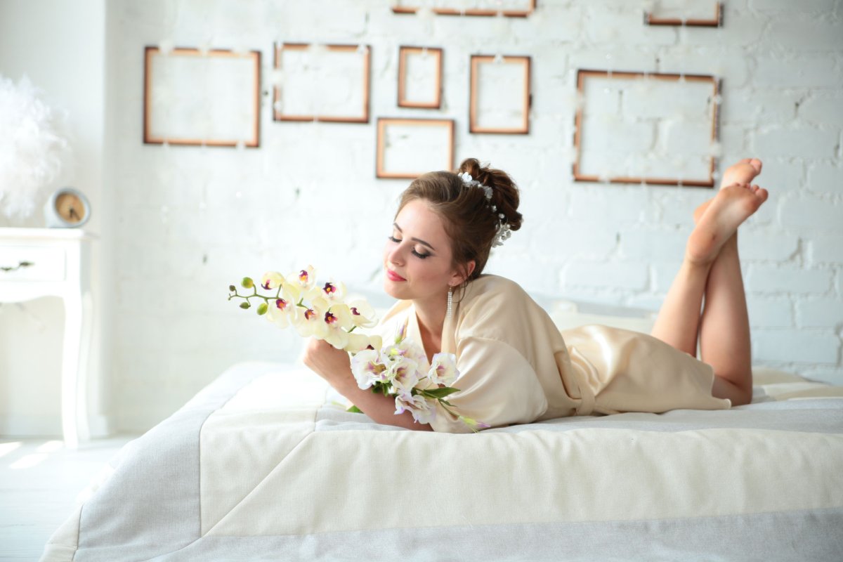 Босые ноги невесты