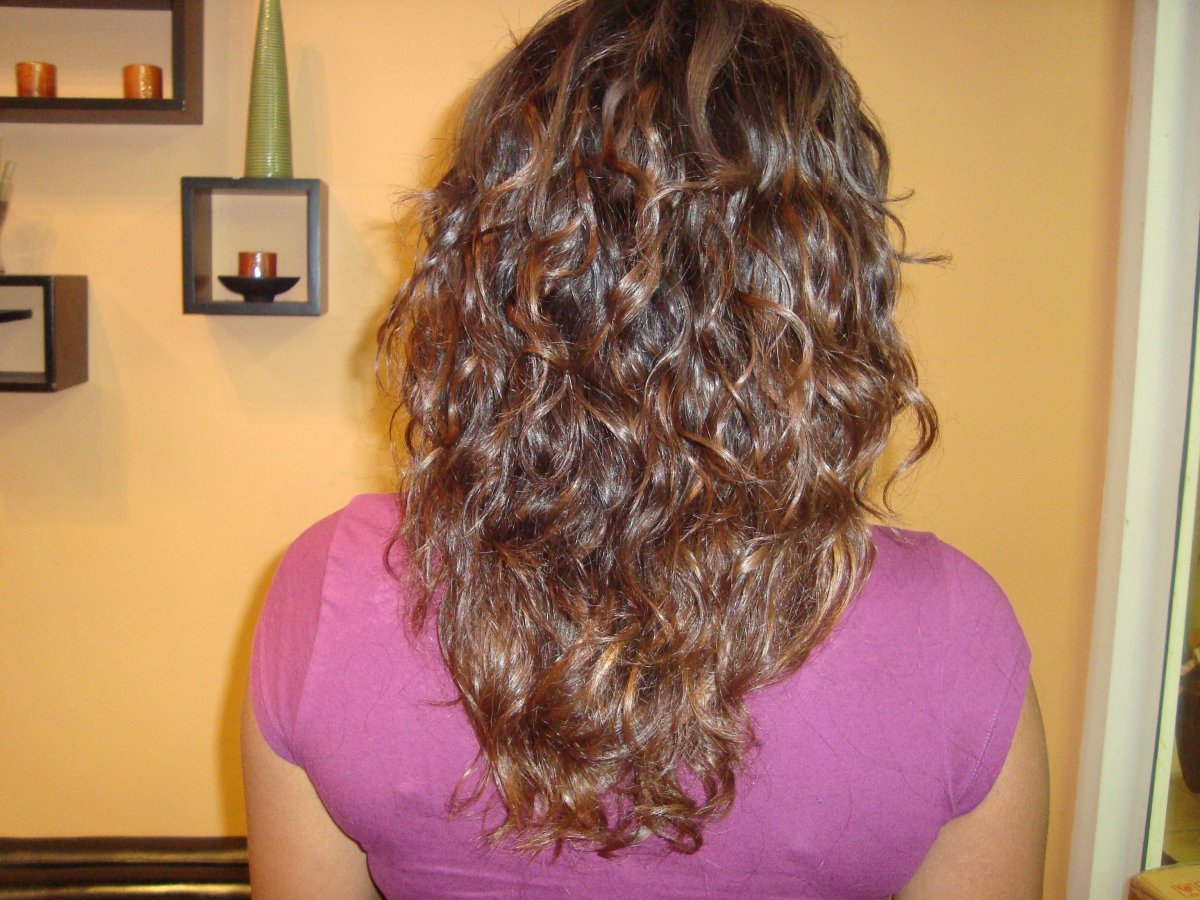 Химическая завивка на среднюю длину