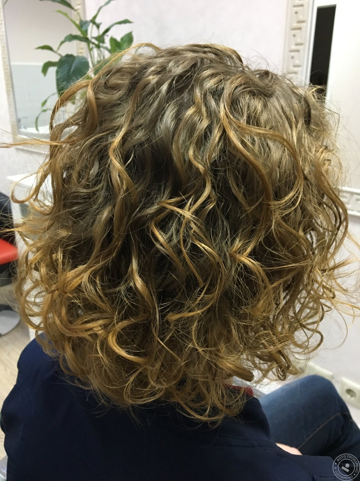 Стрижка на пористые волнистые волосы