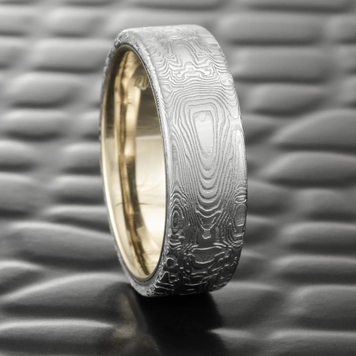 Кольцо из дамасской стали