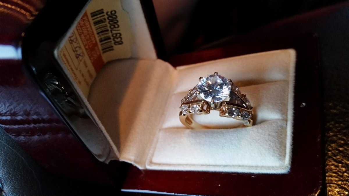 Кольцо etincelle de Cartier