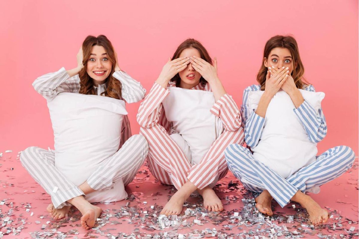 Подружки в пижаме