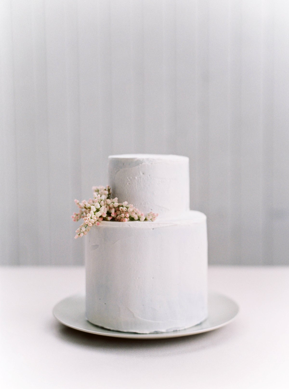 Свадебный торт трехъярусный без мастики