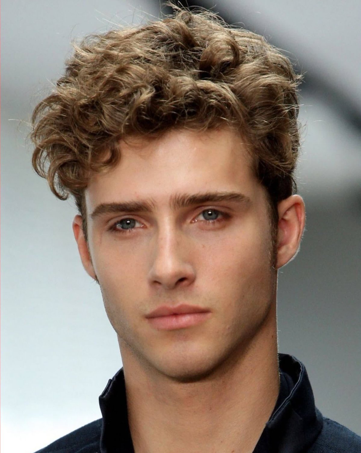 Стрижка для мальчика с кудрями