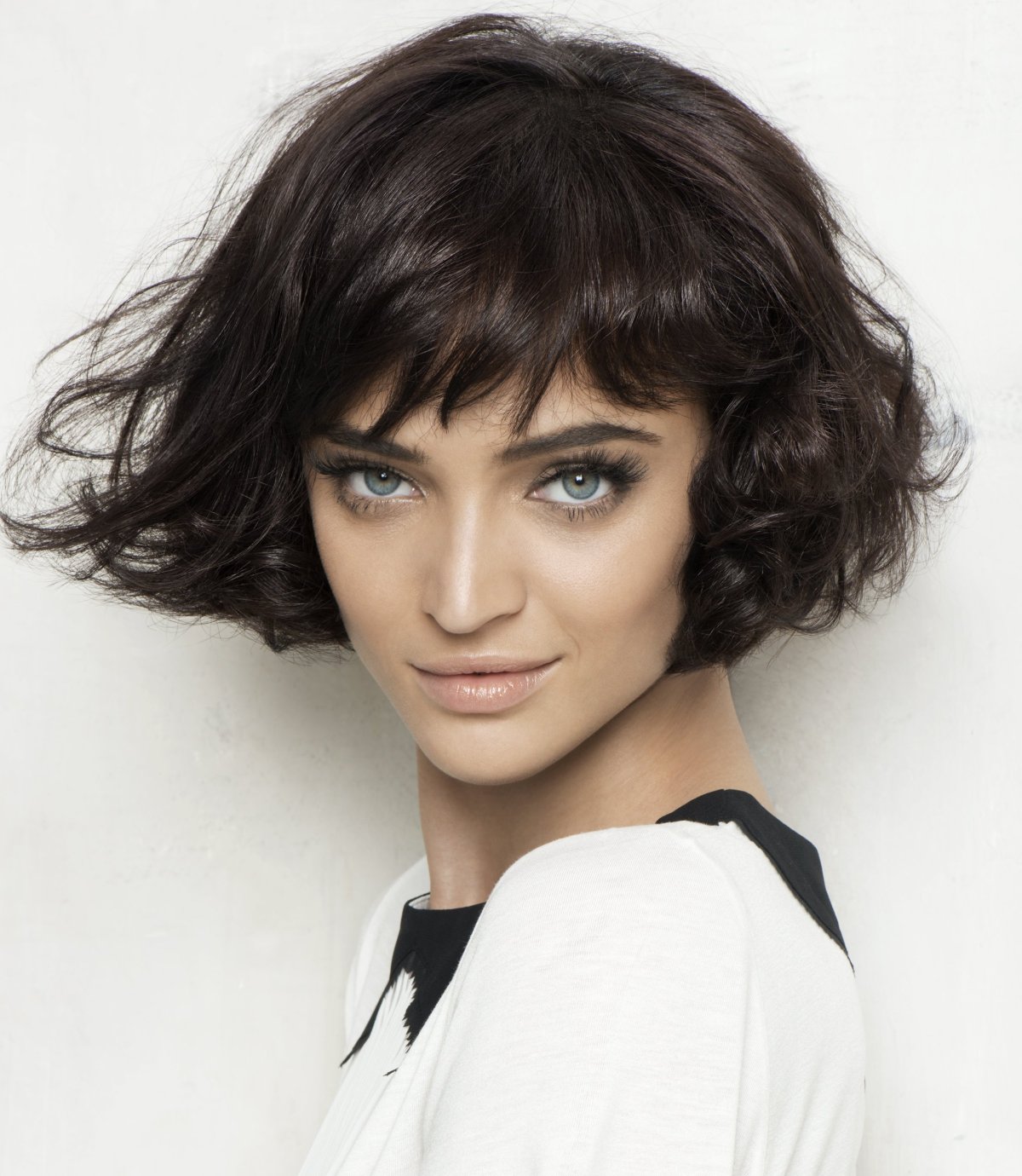 Боб каре на пушистые волосы