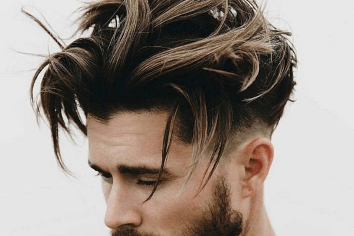 Красивые американские парни с растрепанными волосами