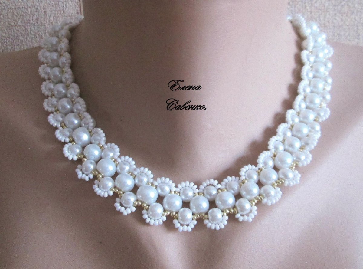Бусы из жемчуга и бисера