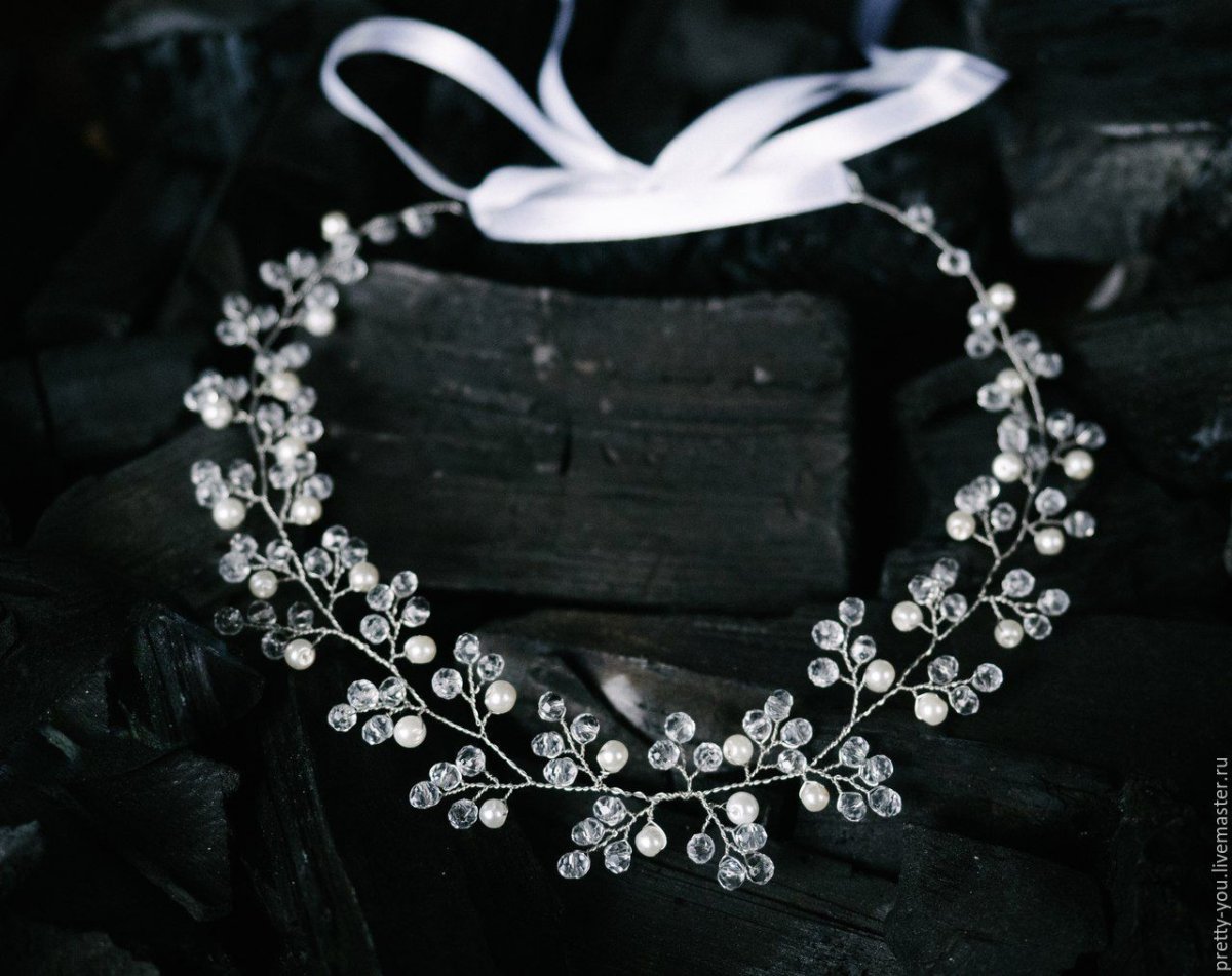 Украшение на голову из бисера